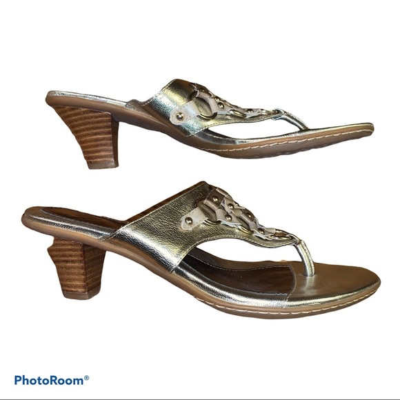 NWOB Sofft Gold Metallic Leather Sandals size 8 - Picture 3 of 6